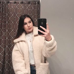 Meet your Posher, Catherine